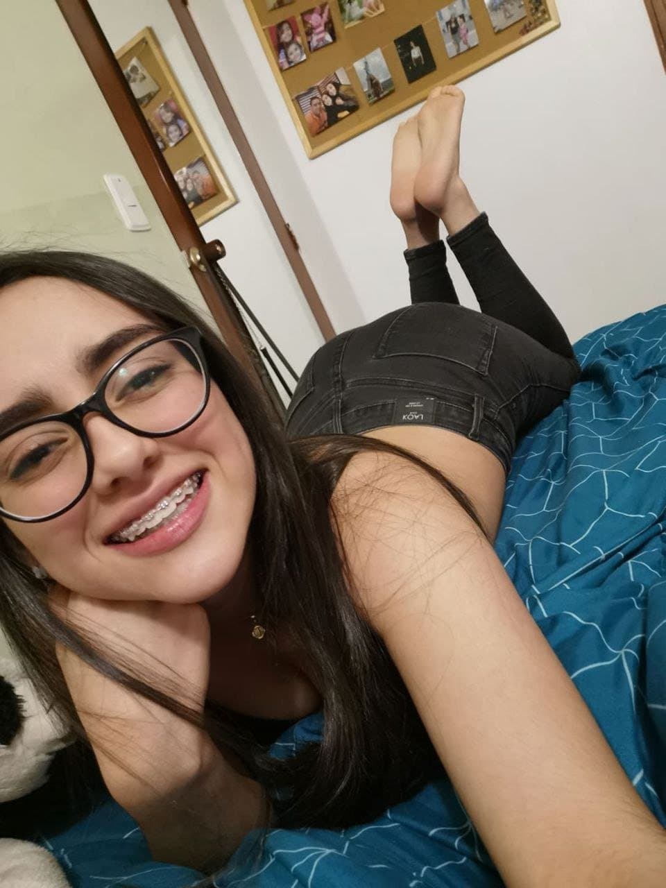 VENEZOLANA ?? BIEN CALIENTE ???