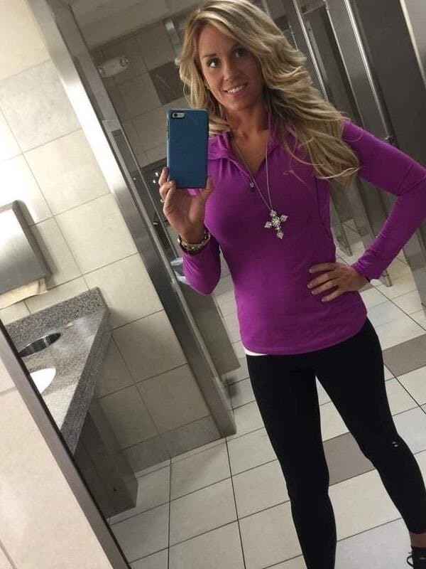 Curvy Floppy Tit MILF Kristen