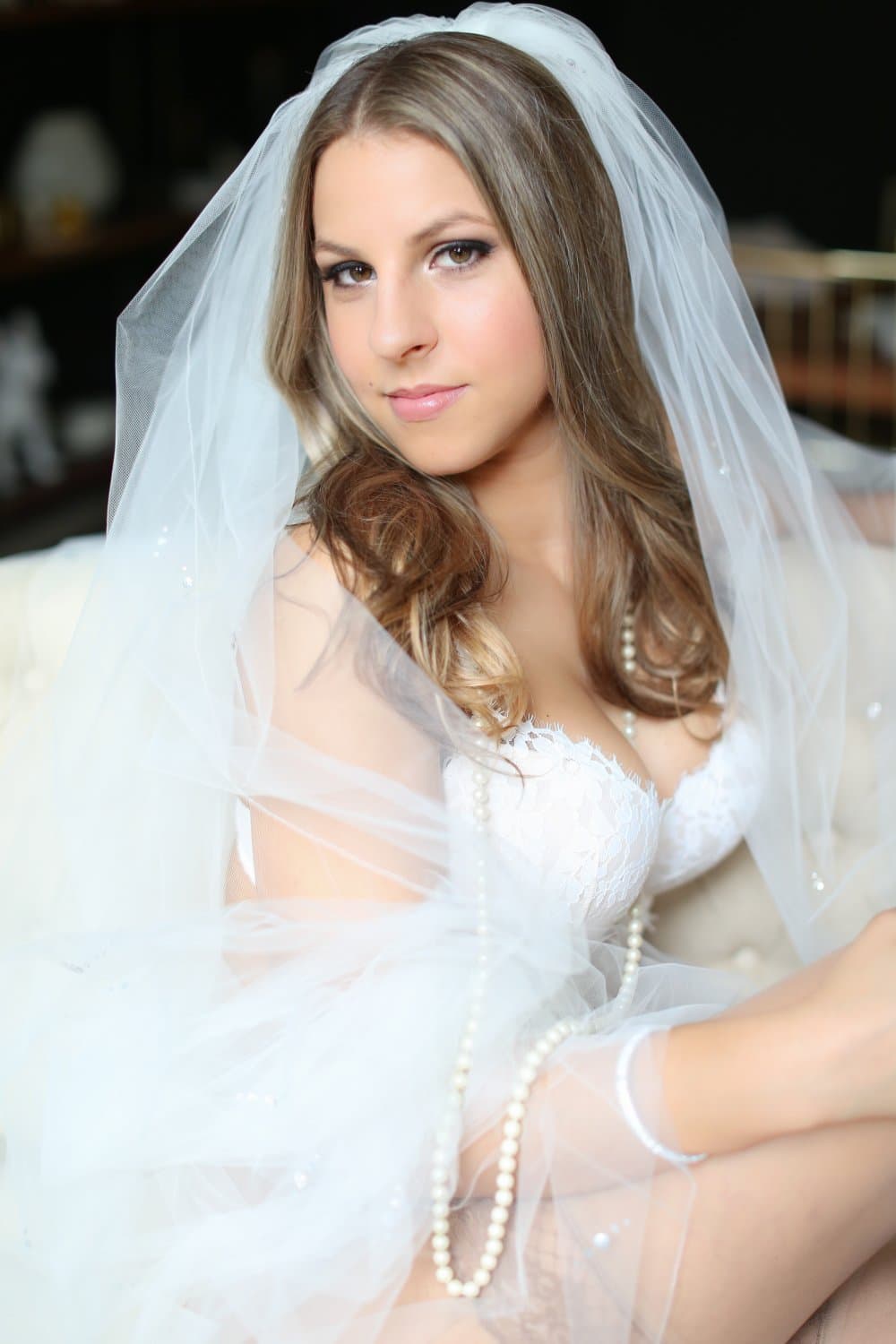 Click to view full size Curvy Beauty