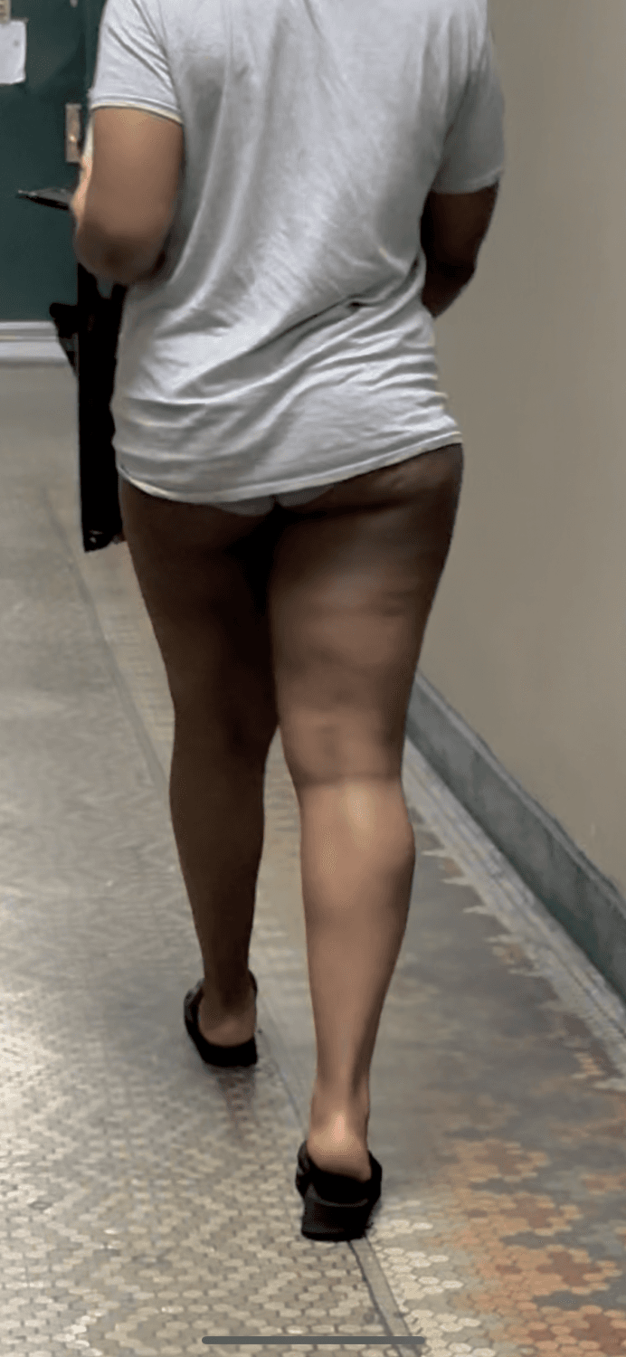 ebony milf wedgie candid