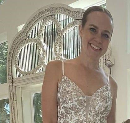 Let’s stroll down spring break past to when Nicole and Christie got down & dirty for G G W