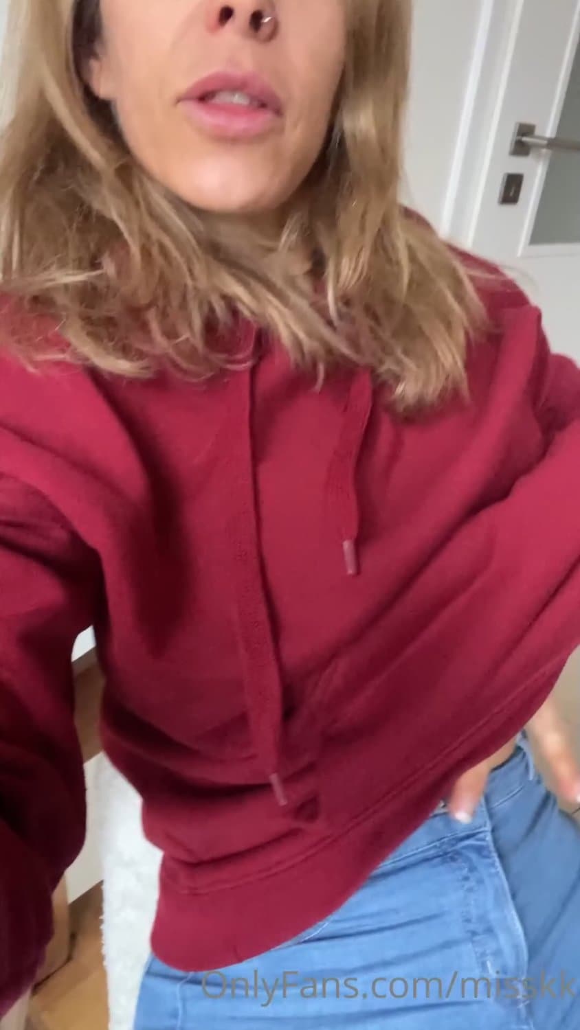 Click to view full size MissKKYour Friends Hot MomKelly Jenson