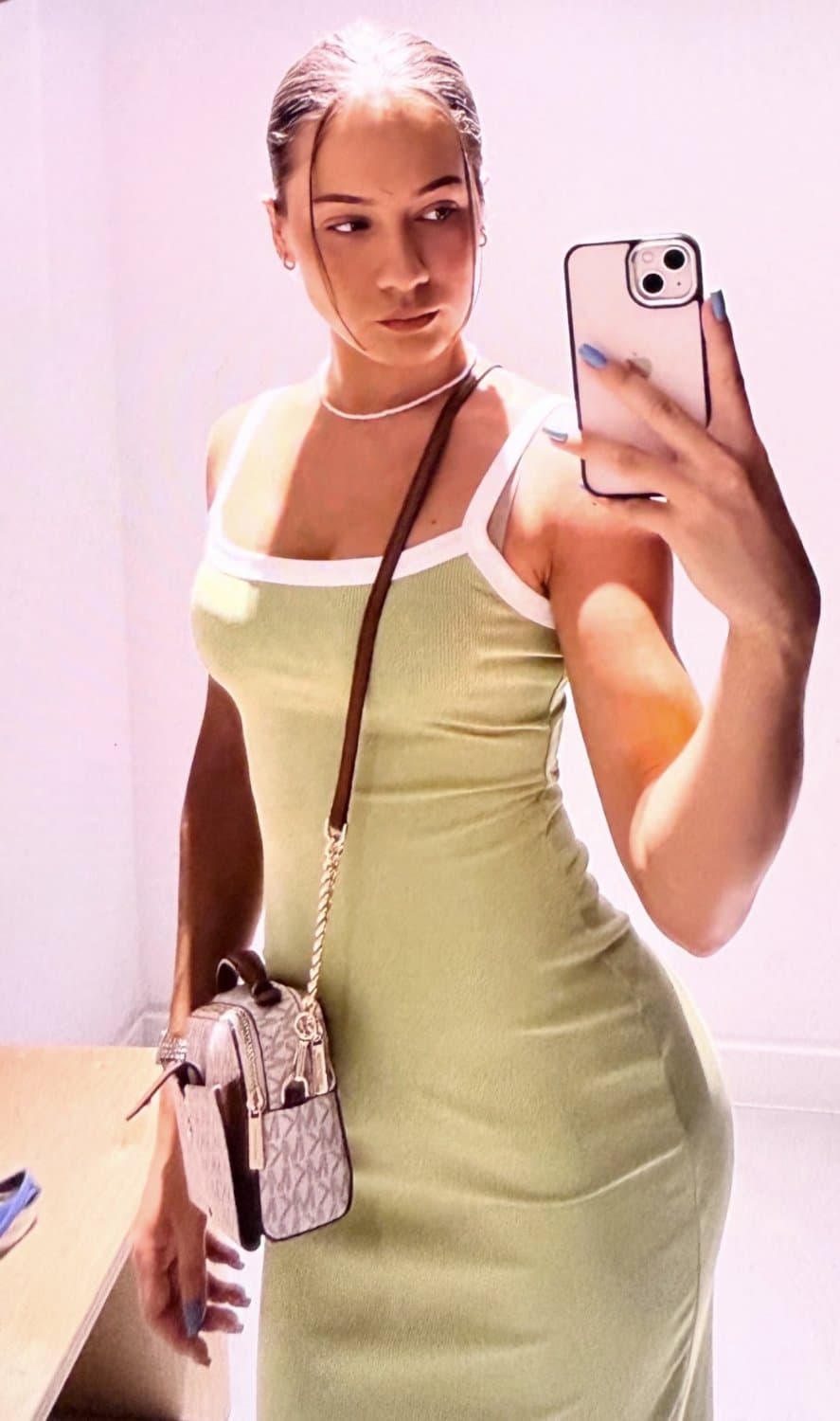 Click to view full size My ex girlfirend slut Ivana send me naked photo of pussy