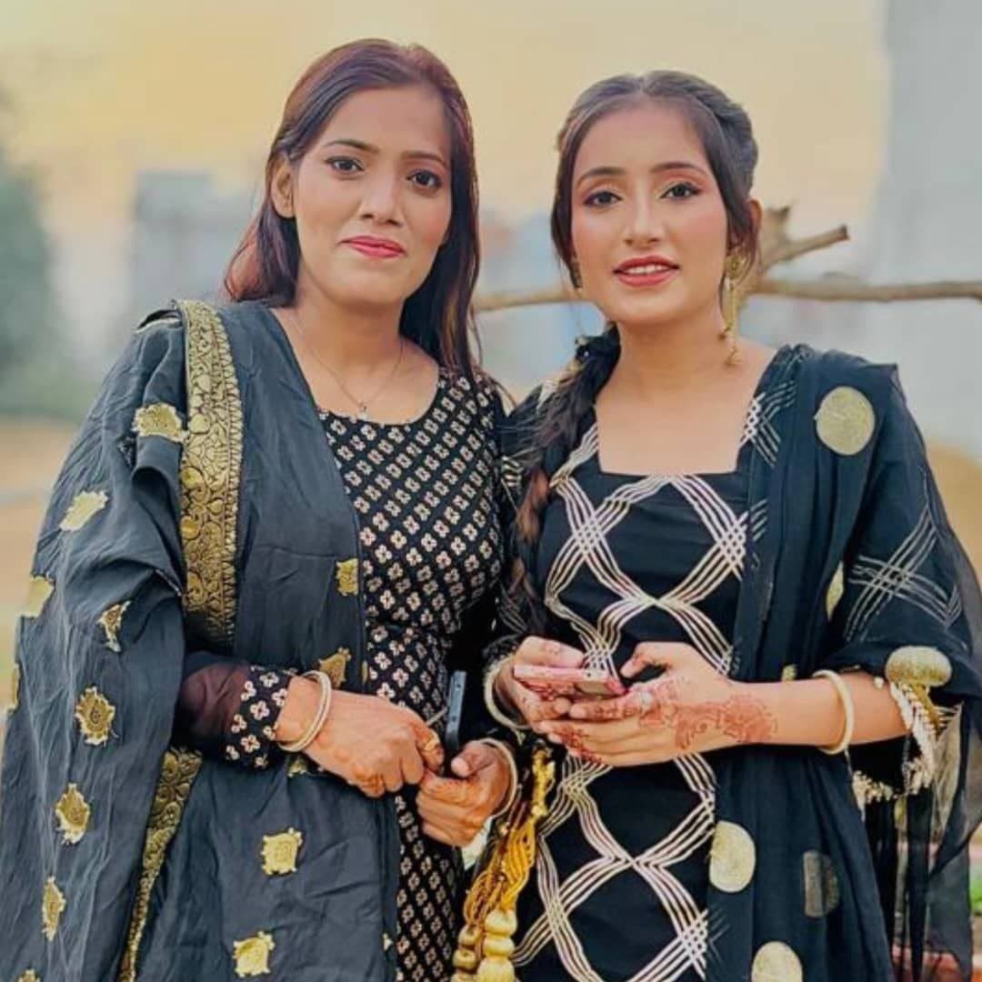 Beautiful Punjabi Girl Showing Her Sexy Figure And Nude Bathing, Pussy Fingering For Lover