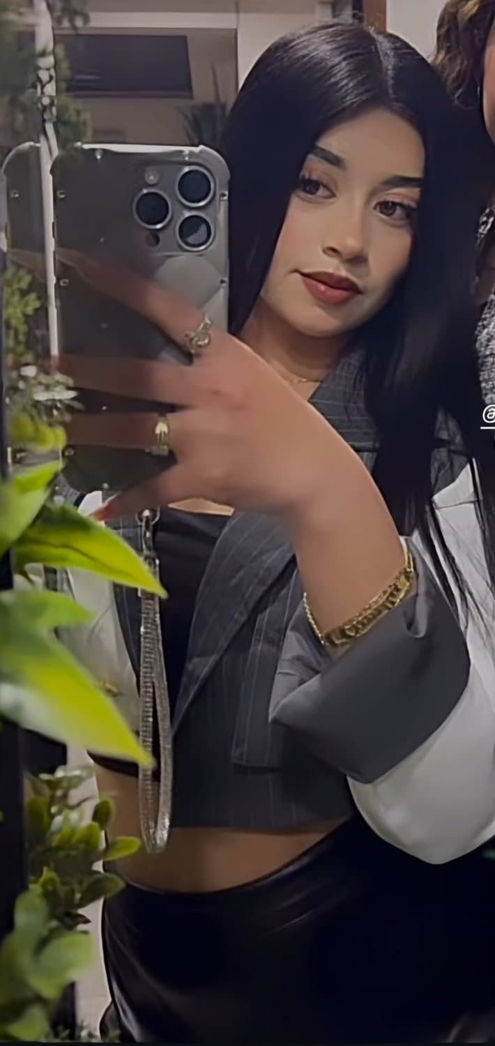 Rica y hermosa chaparrita nalgona