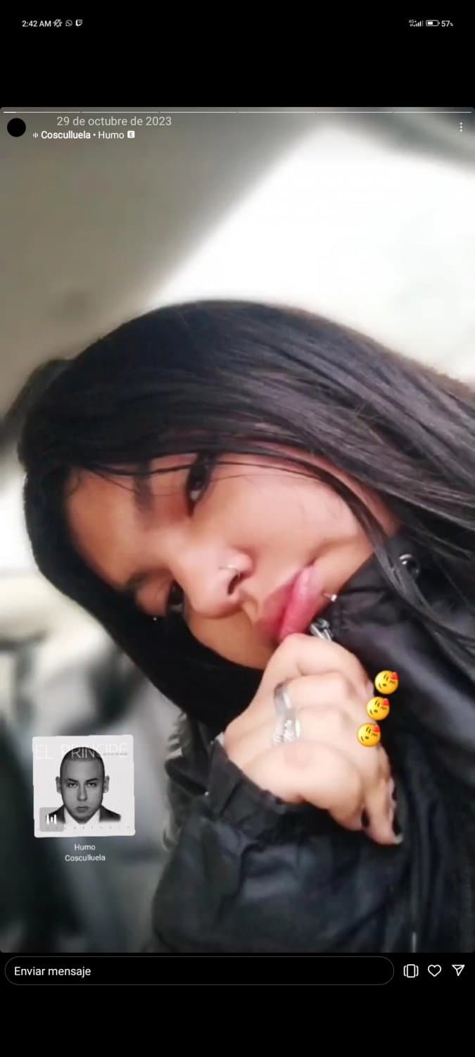 Ivana cejas gorda puta con ganas de una buena pija bien dura, pide leche a lo bicho esta gorda linda