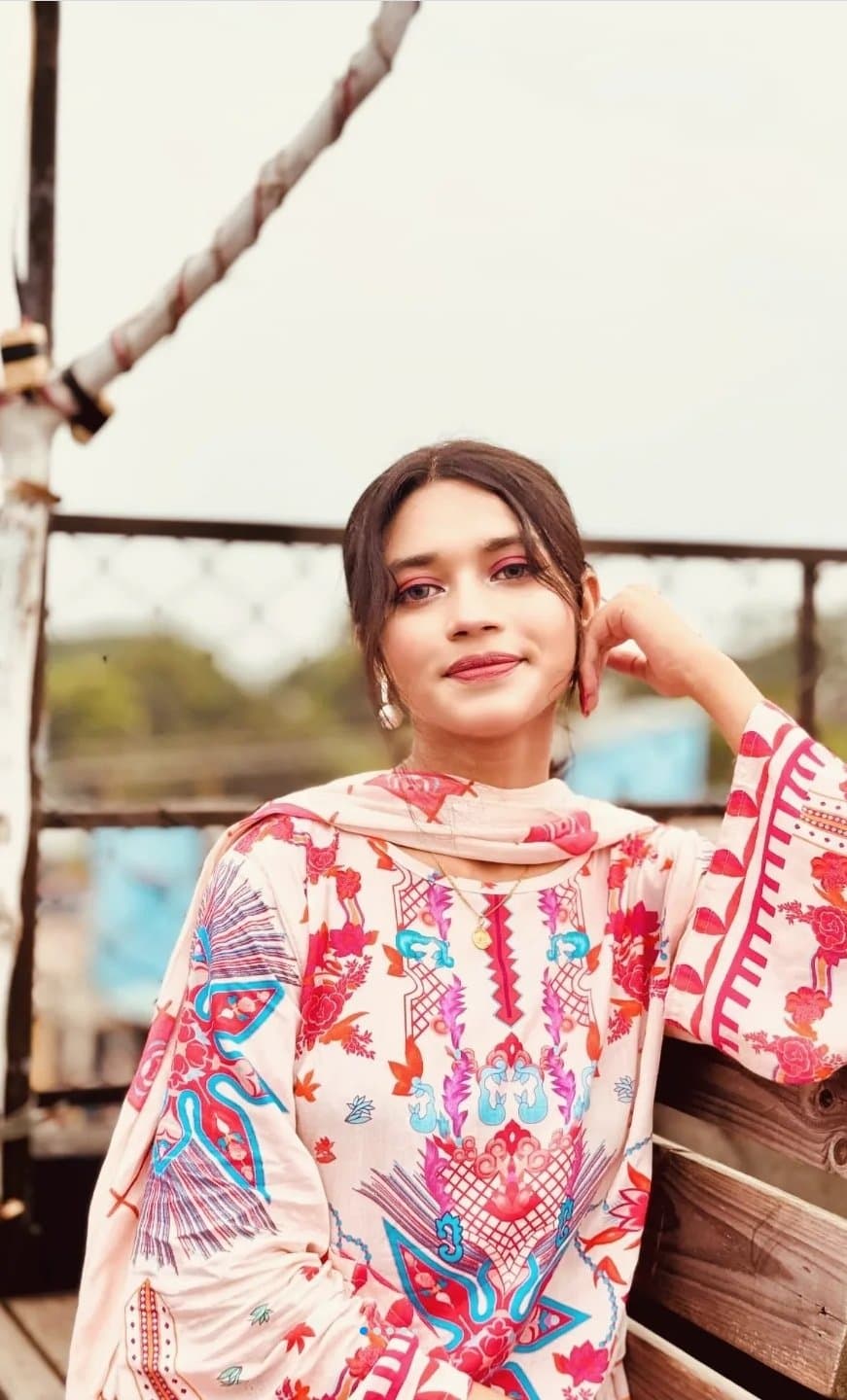 Desi Indian Instagram Tiktok Influencer Sexy Slim Cute Girlfriend Big Boobs Show Smiling Full Nude