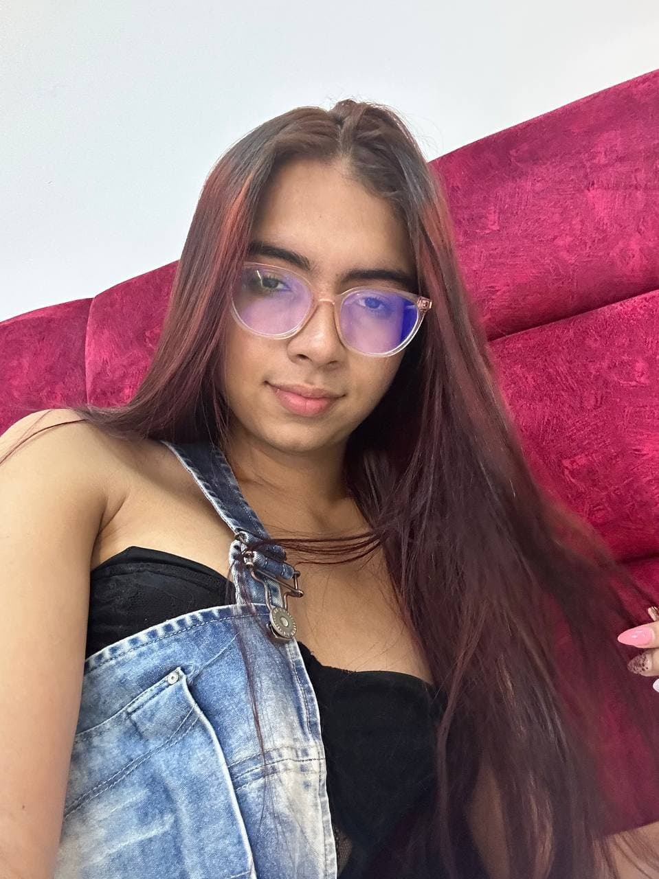 I just want you to hold my hair without letting go...
http://es.stripchat.com/sara_saenz99