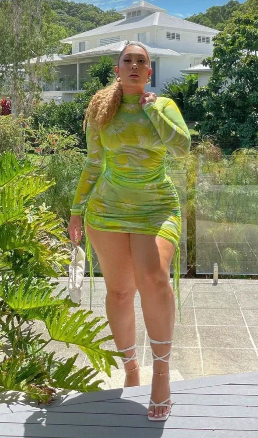 Click to view full size She goes by the name of Lollie on snap chat does anyone have anything of her? Thick Amazon Latina