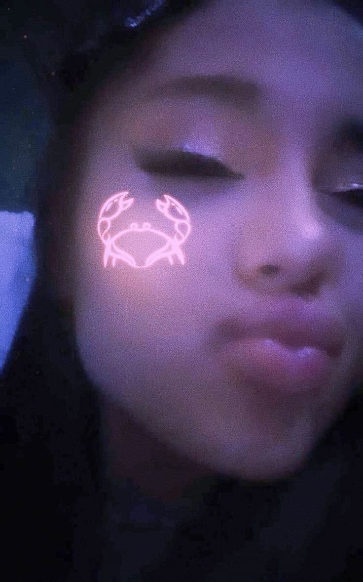 More Ariana Grande face/lips porn to goon to ?
