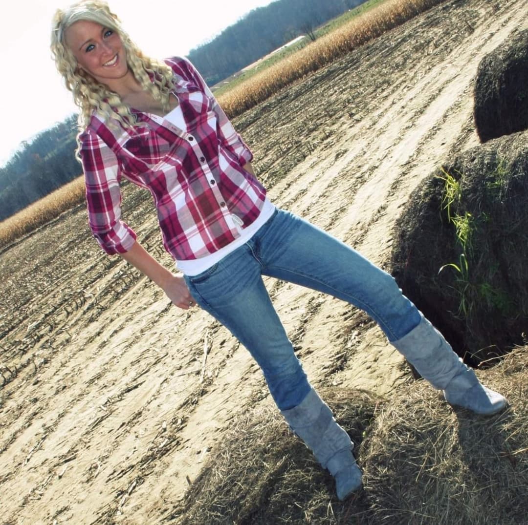 Anissa 18yo. Comment, repost, or message me.