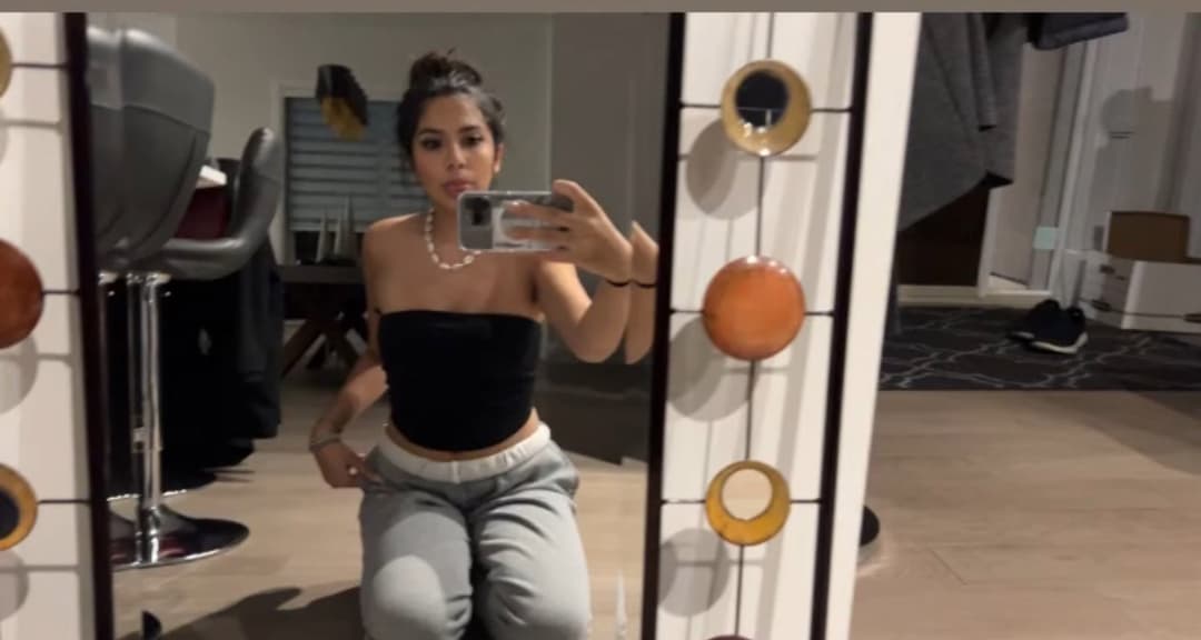 Click to view full size Maya has such Big tittys