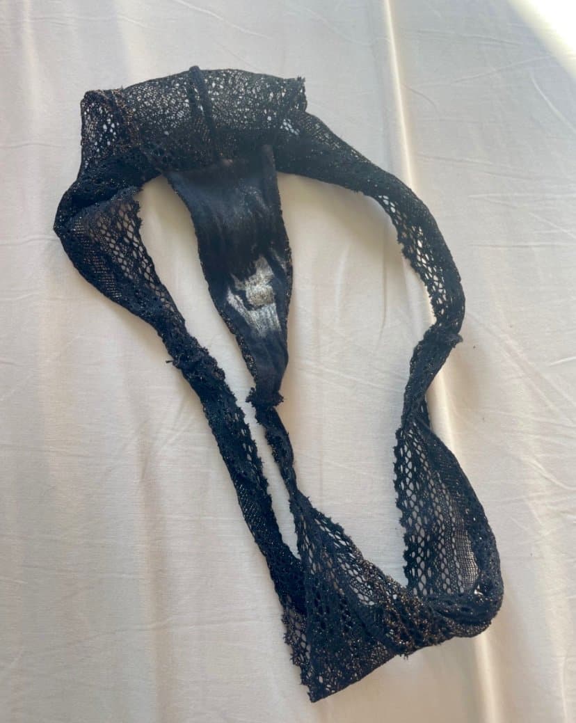 My sister and her creamy dirty panties. She just need some tribs and milk ??