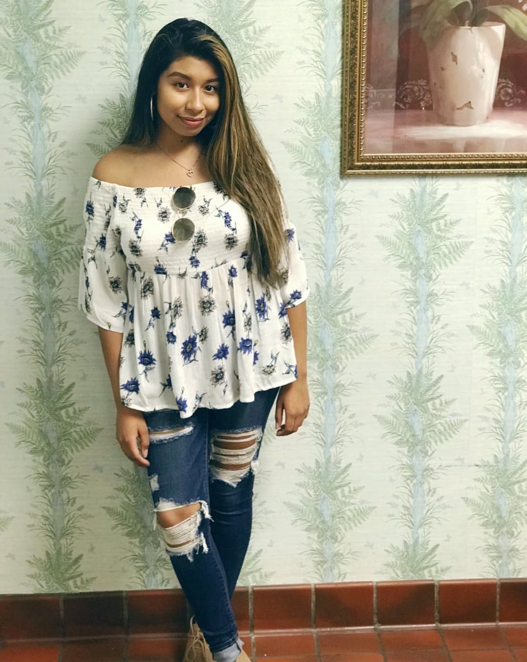 Her ass air smells like tacos-sfw