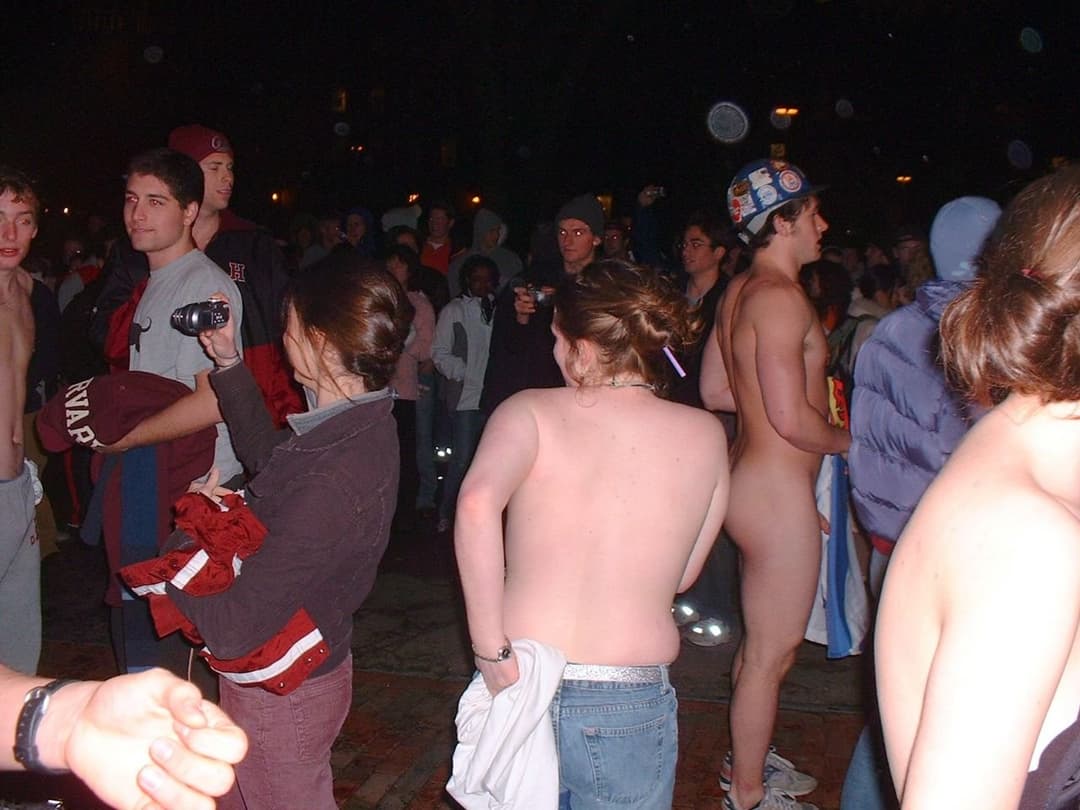 Passeio Mundial de Bicicleta Nua