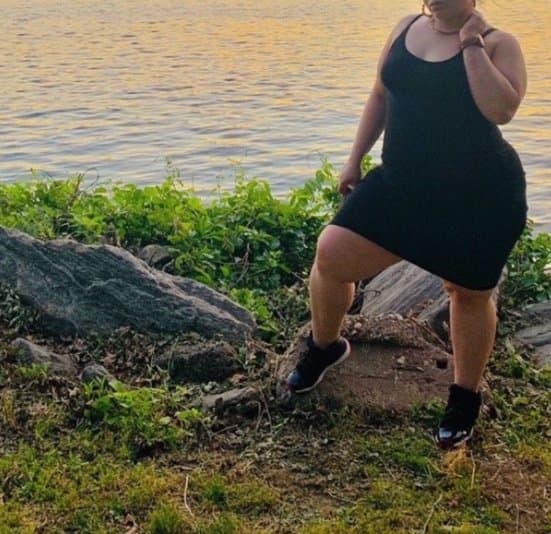 Pretty red big booty bitch ?