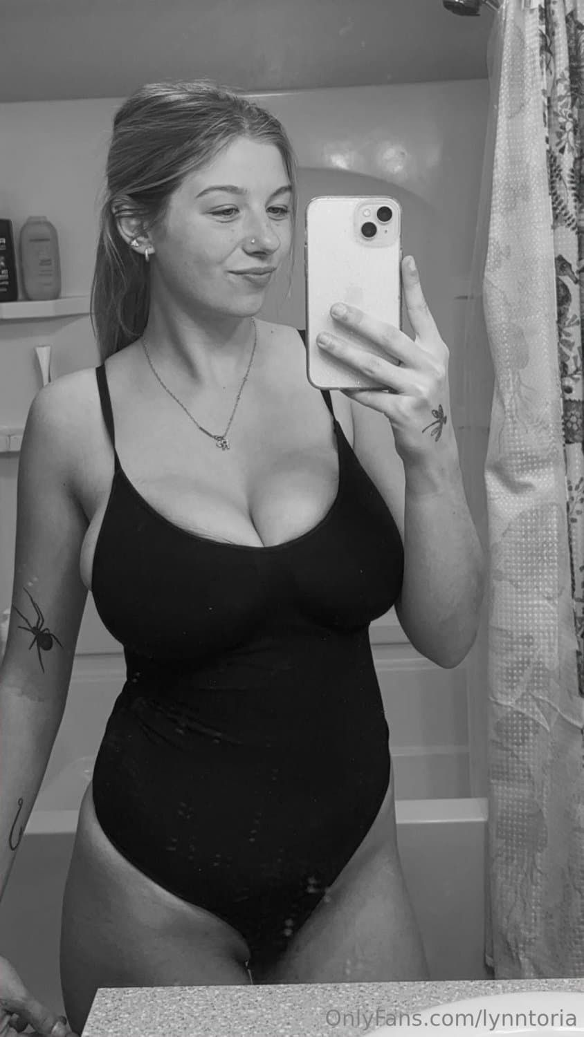 Big tit white teen solo dildo blowjob titjob fuck amateur leak - Lynntoria (Evelyn Jegier)