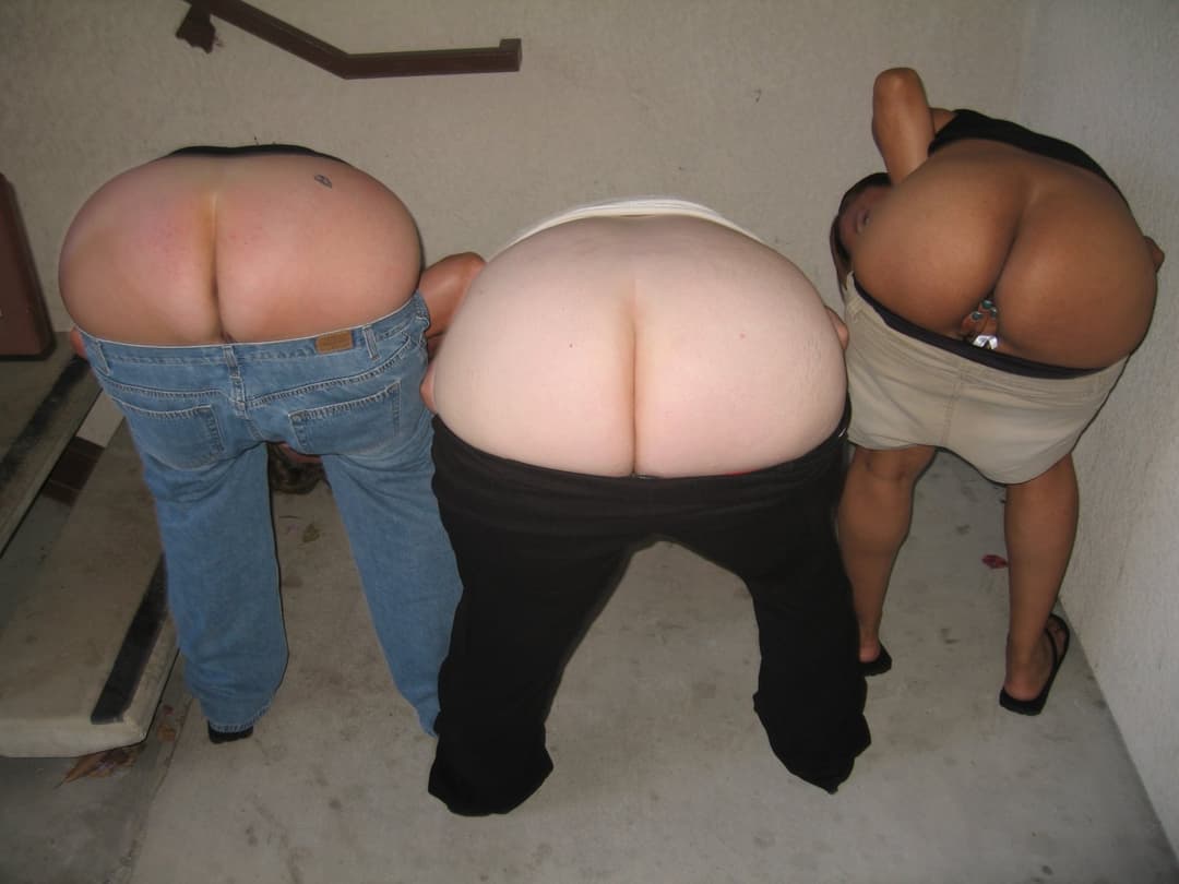 Friends group mooning around San Diego