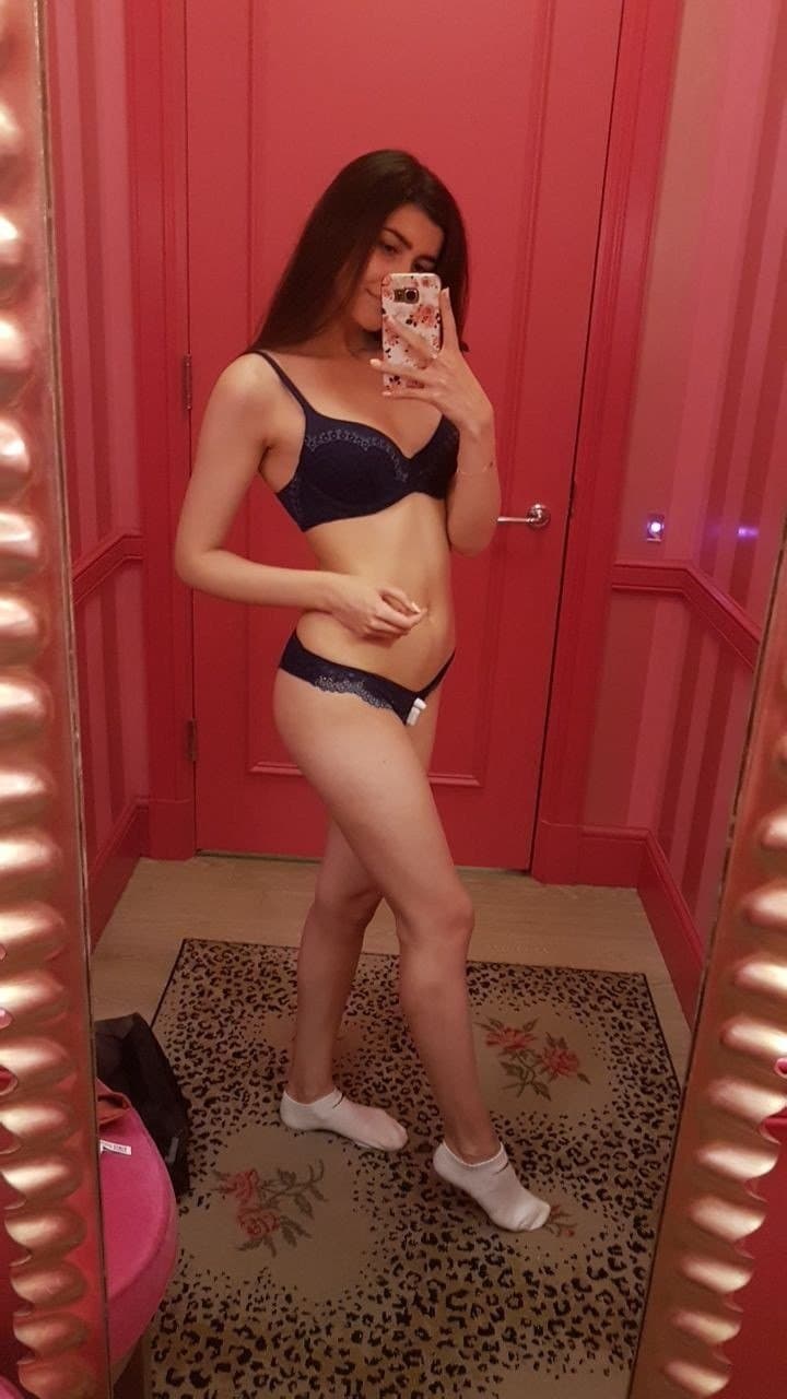 Click to view full size Gorgeous European Teasing Slut ?