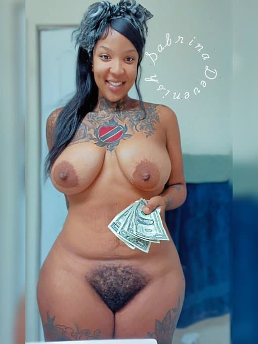 Click to view full size Thic wit a Thic Clit