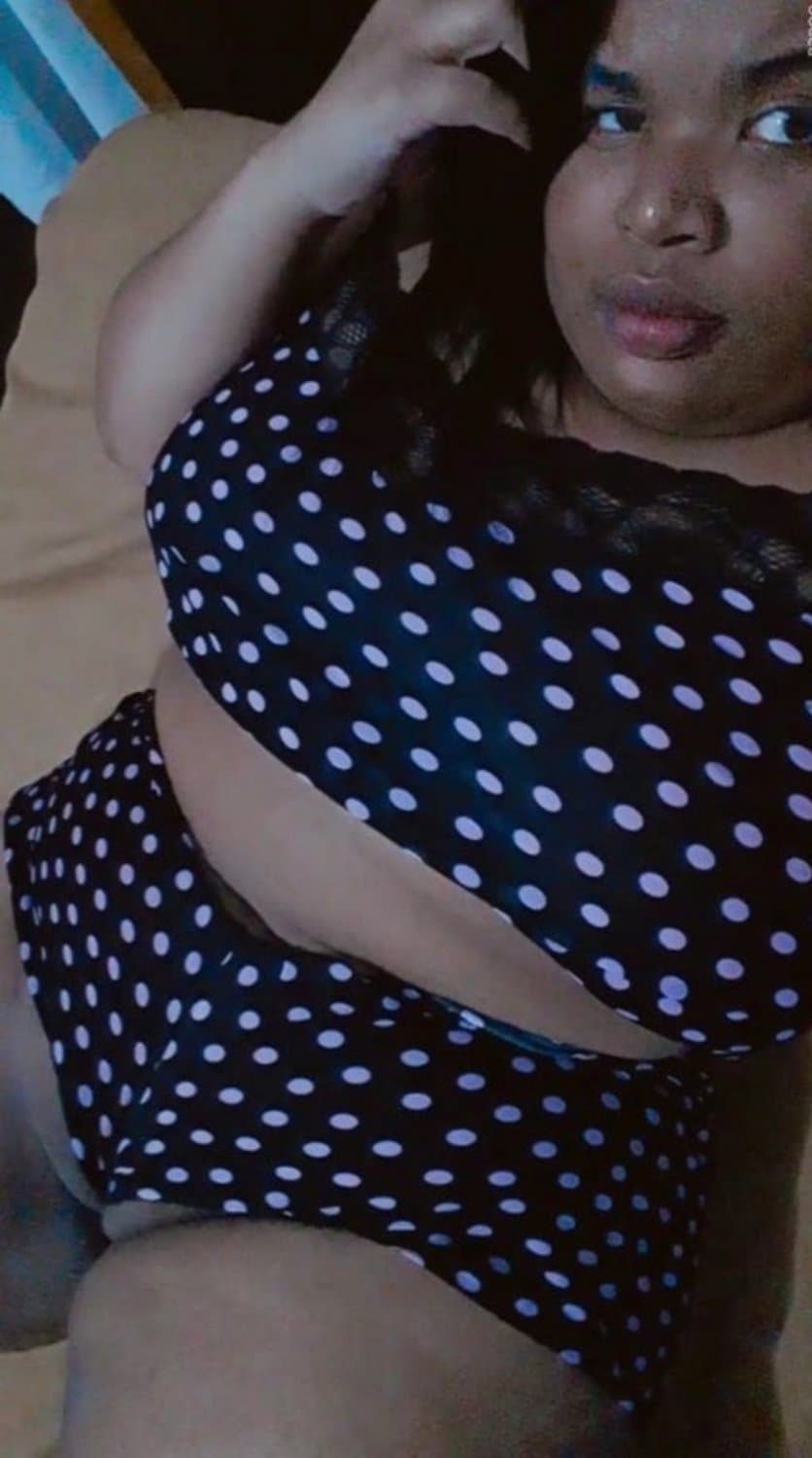 Negão gozou no cuzinho da gordinha, que cuzinho apertadinho papai toma porra grossa??????