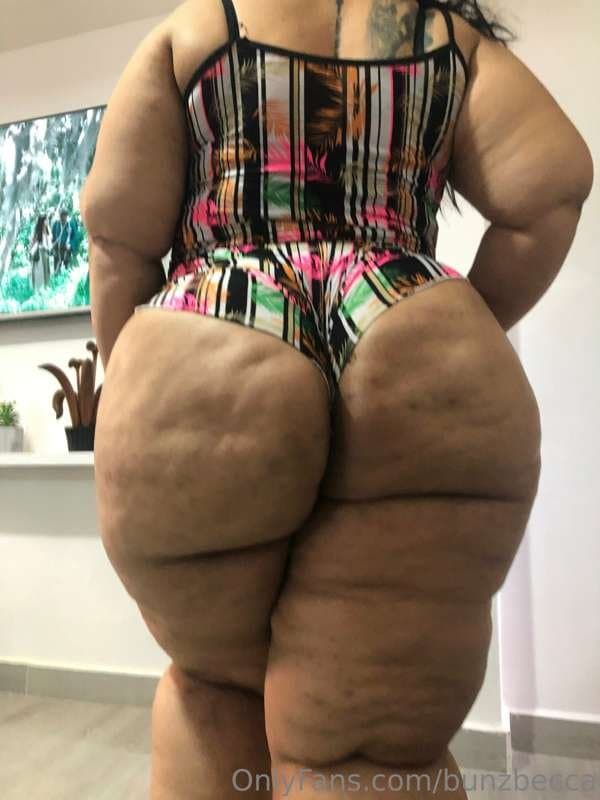 ChuNky C0LomBi@N Bo0tY !!