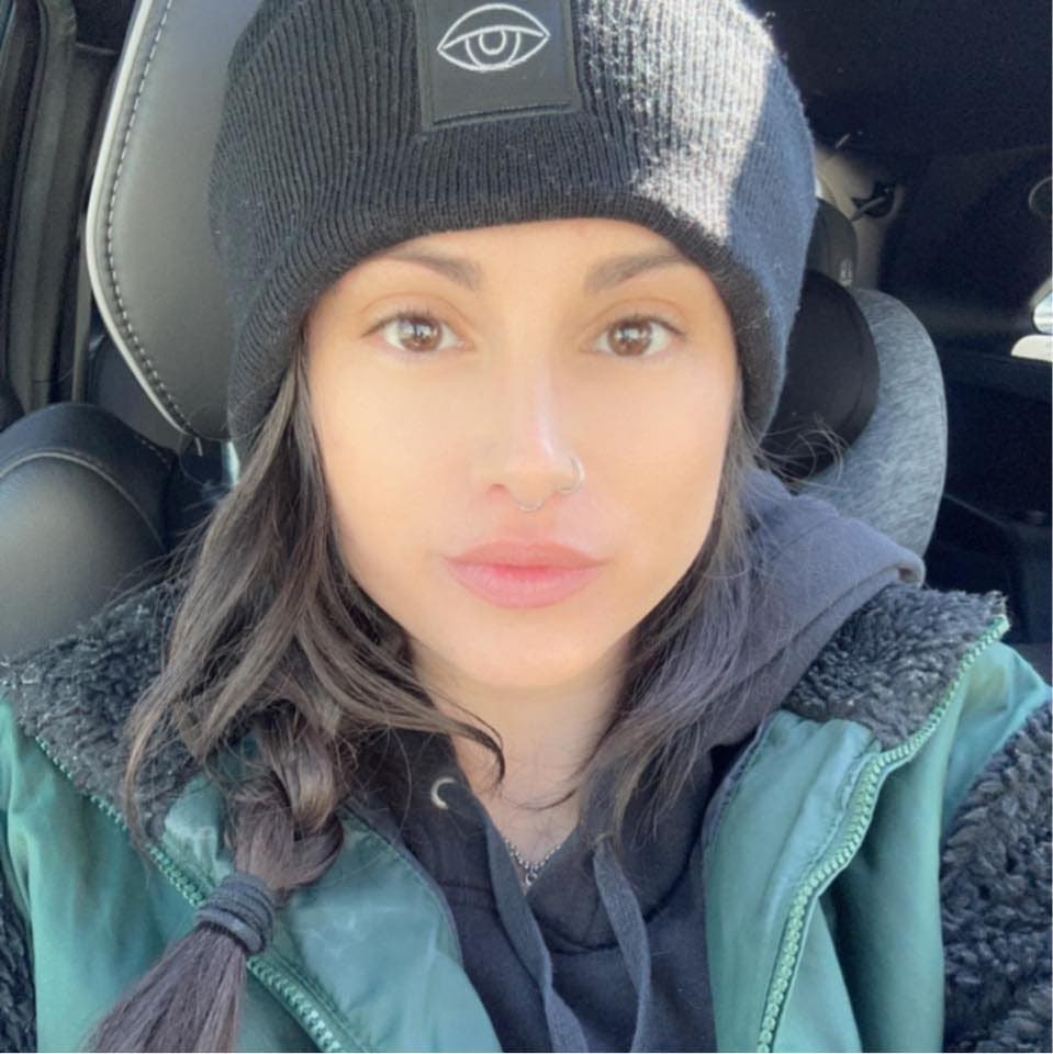 Click to view full size Pretty Italian girl first is hesitant to show her big tits, ends up masturbating on the G G W bus