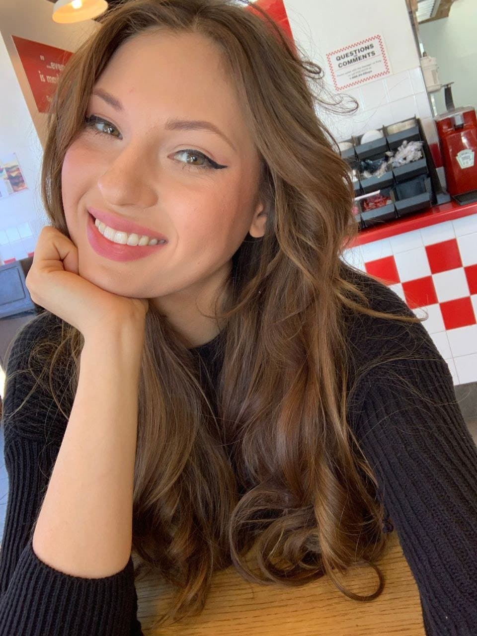 HOTBABE AMATEUR LEAKS STEP-SISTER JERKS ME OFF BABE105