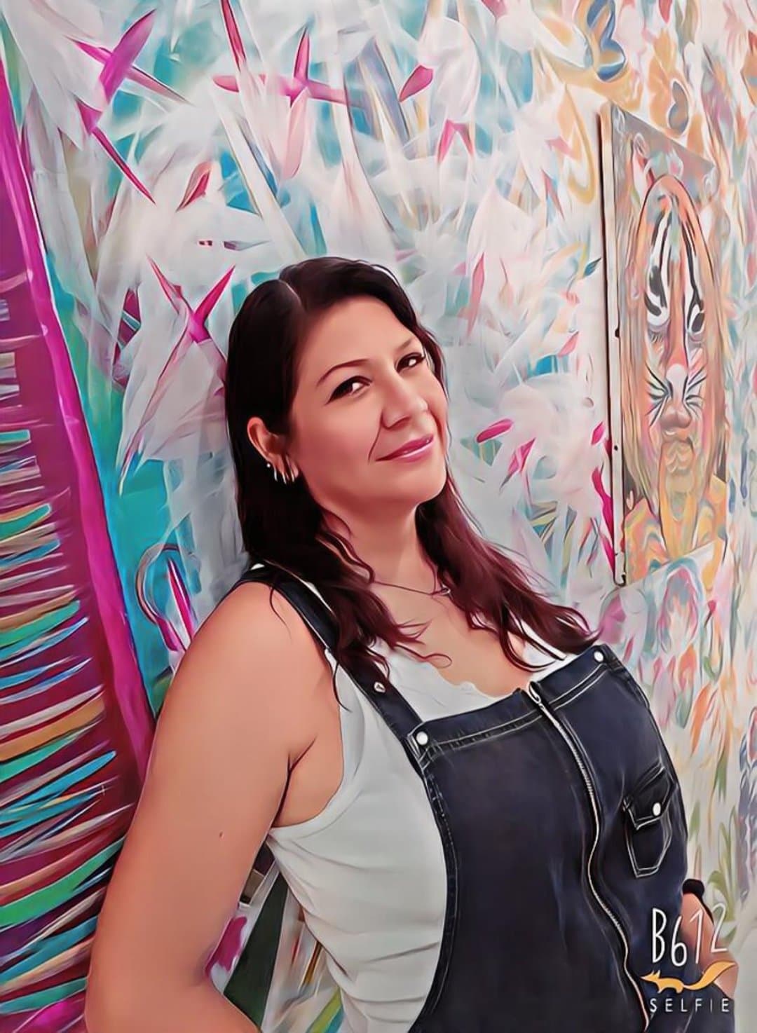 VICTORIA ROMERO UNA MILF SUPER GUAPA Y CON ENORMES TETAS PARA CHUPAR TODO EL DIA. DISFRUTEN