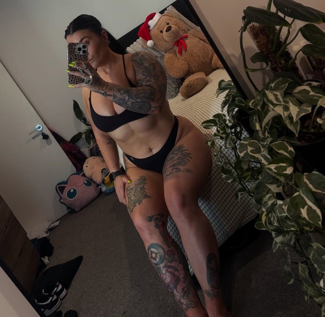 Fit slut from New Zealand