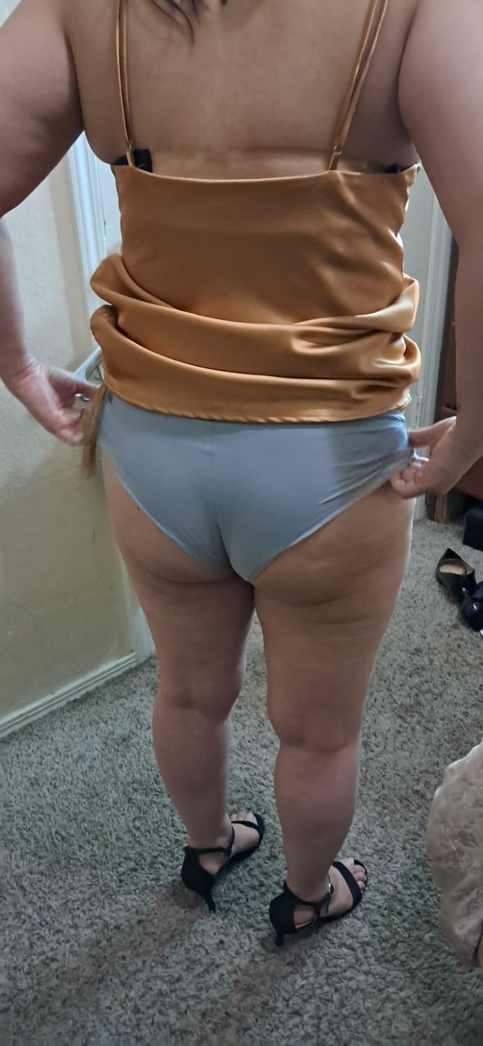 Convinced sister inlaw to show me her panties