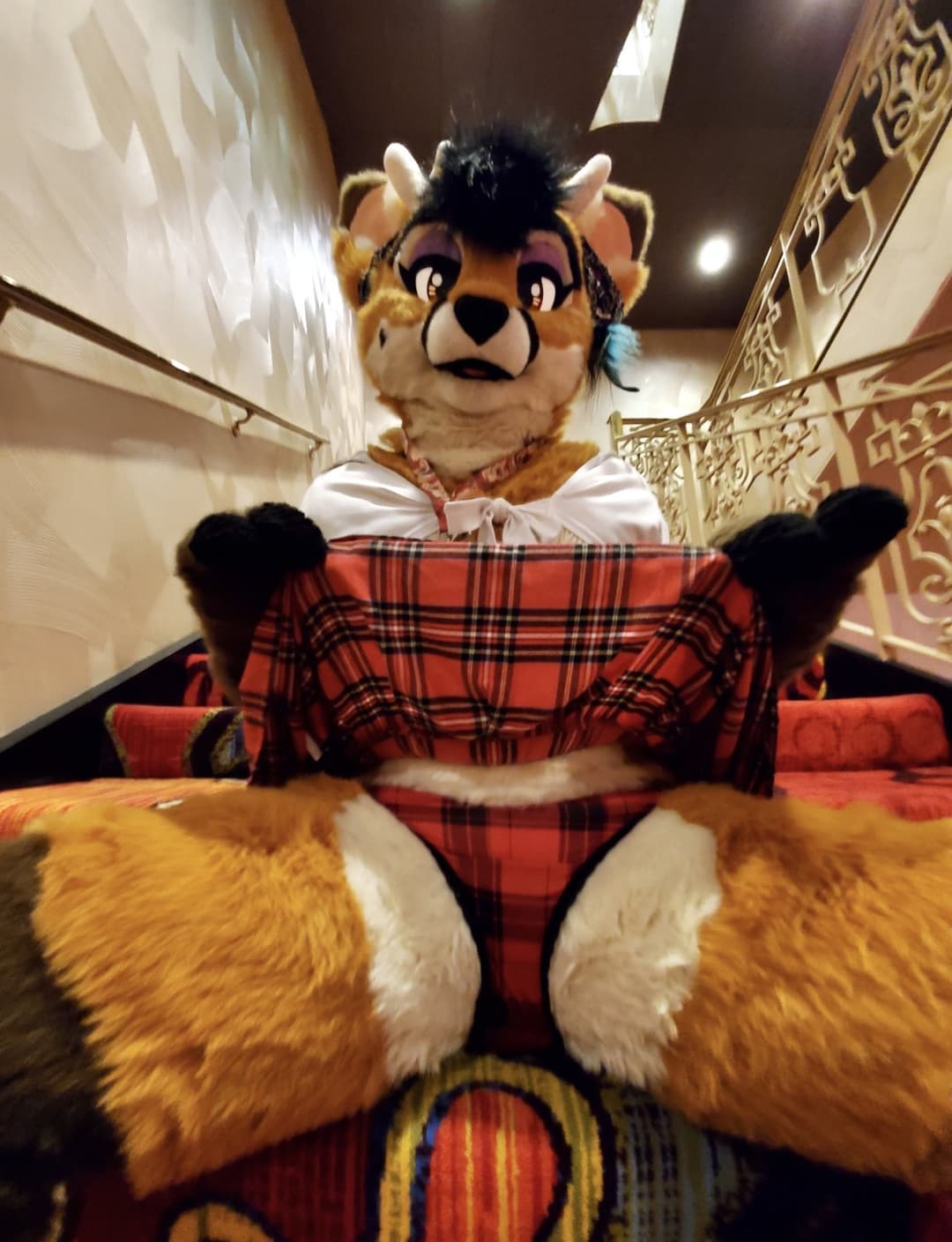 [FURRY/GAS] ?? deer fursuiter teasing and having gas (ļôťûșľâfâŵń/jǎčķâļșťŷļê)