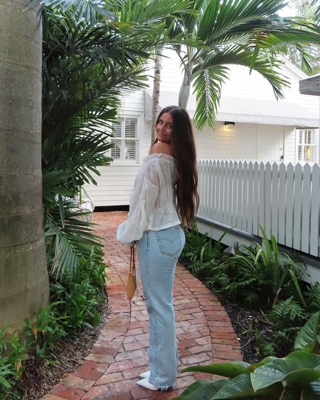 Sexy thicc webslut Callie