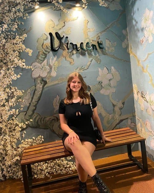 ju.huzar aluna de Curitiba que dava para professor e traia o namorado VENDE PACK