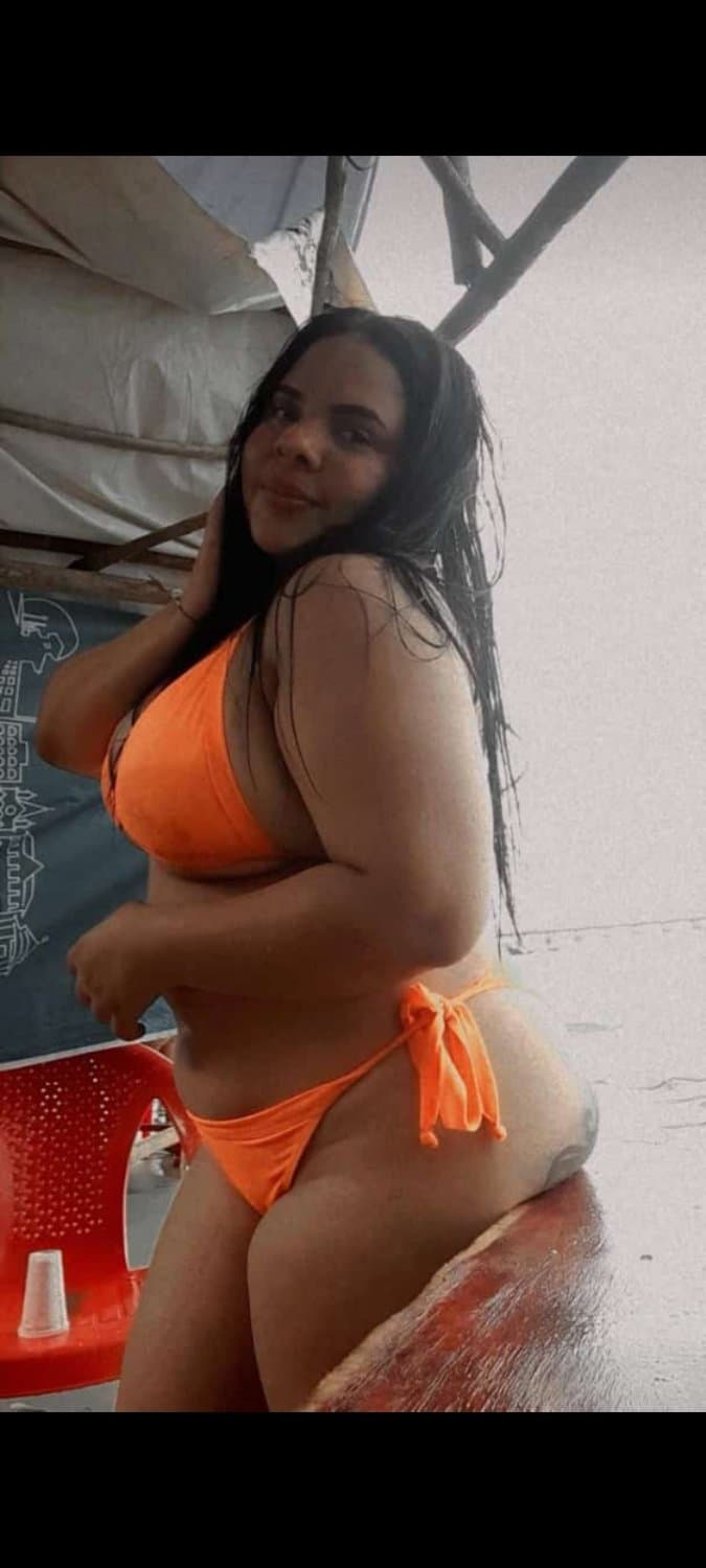 Click to view full size Bigtits latina