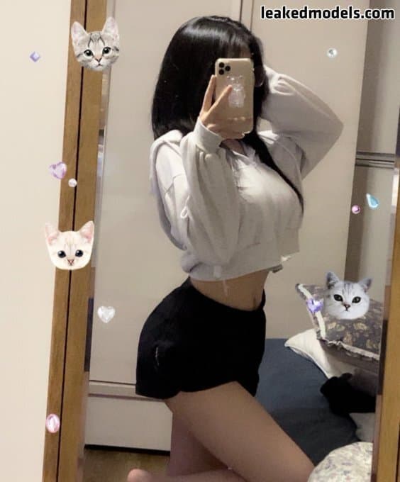 Asian Twitch streamer 1