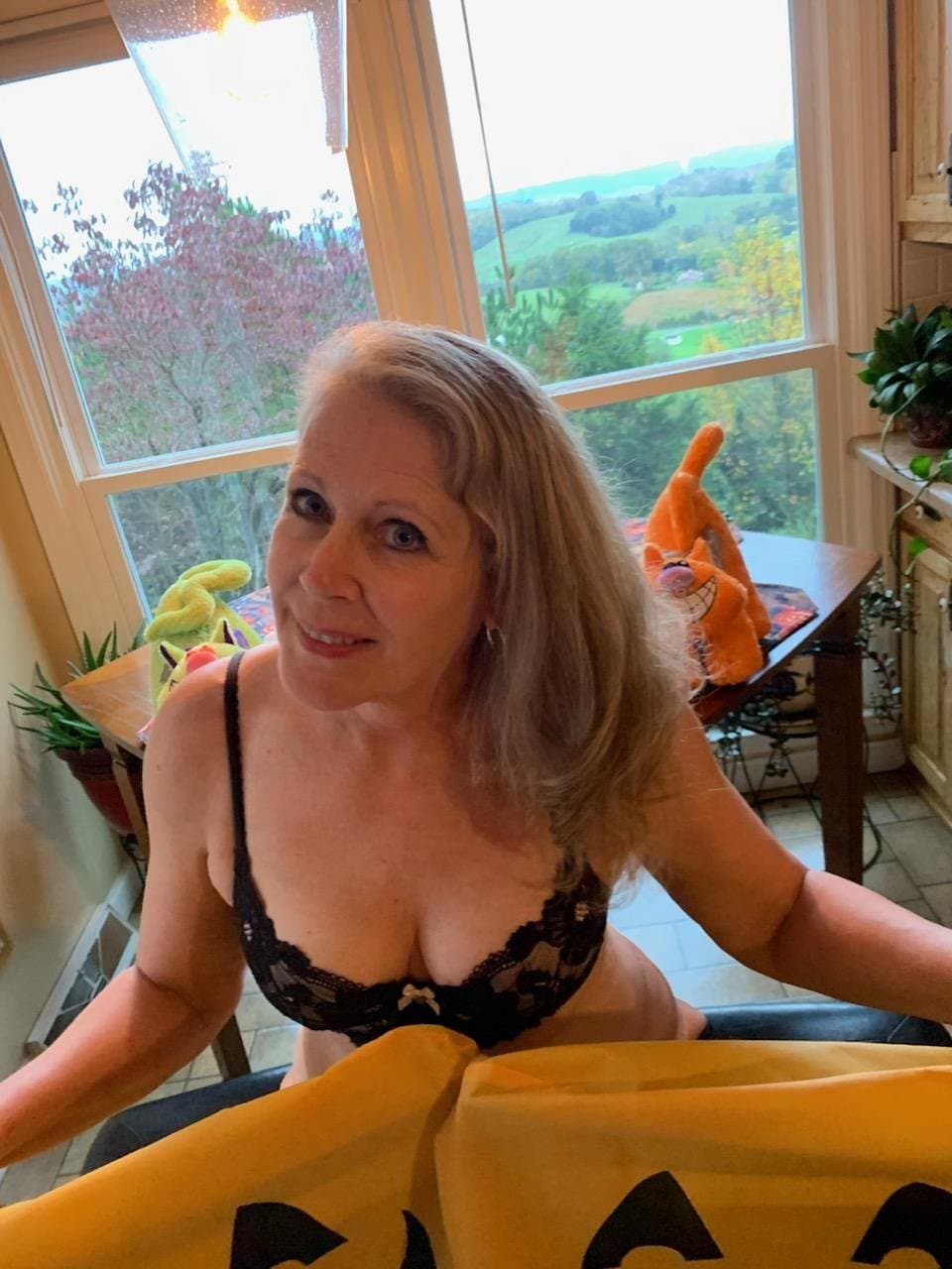 Flight Attendant Julie Abernathy For Your Pleasure