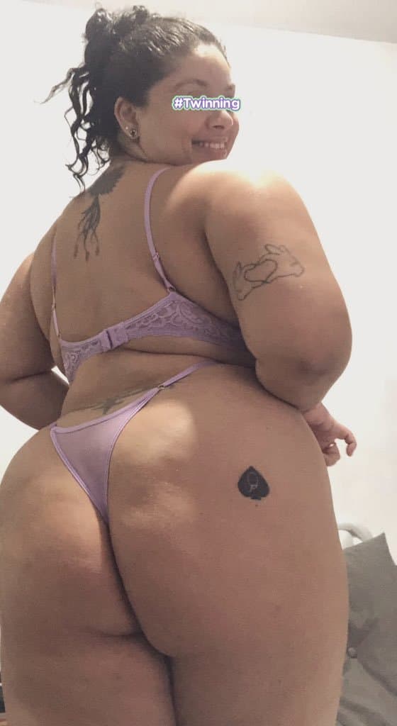 Esposa gordinha é mulher pra no mínimo dois comer gostoso....gostosa do rabo gostoso