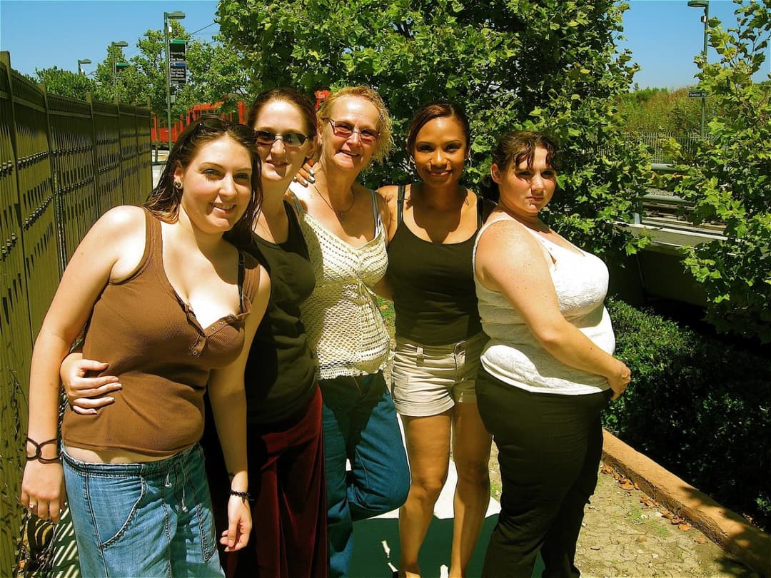 Friends group mooning around San Diego