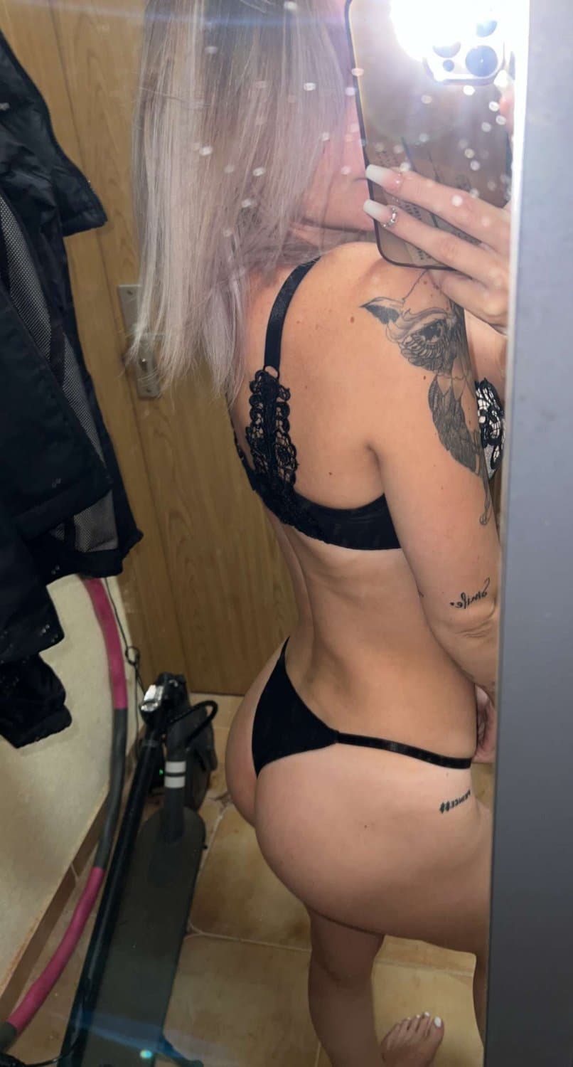 Click to view full size Sexy German slut Jennifer pt. 5