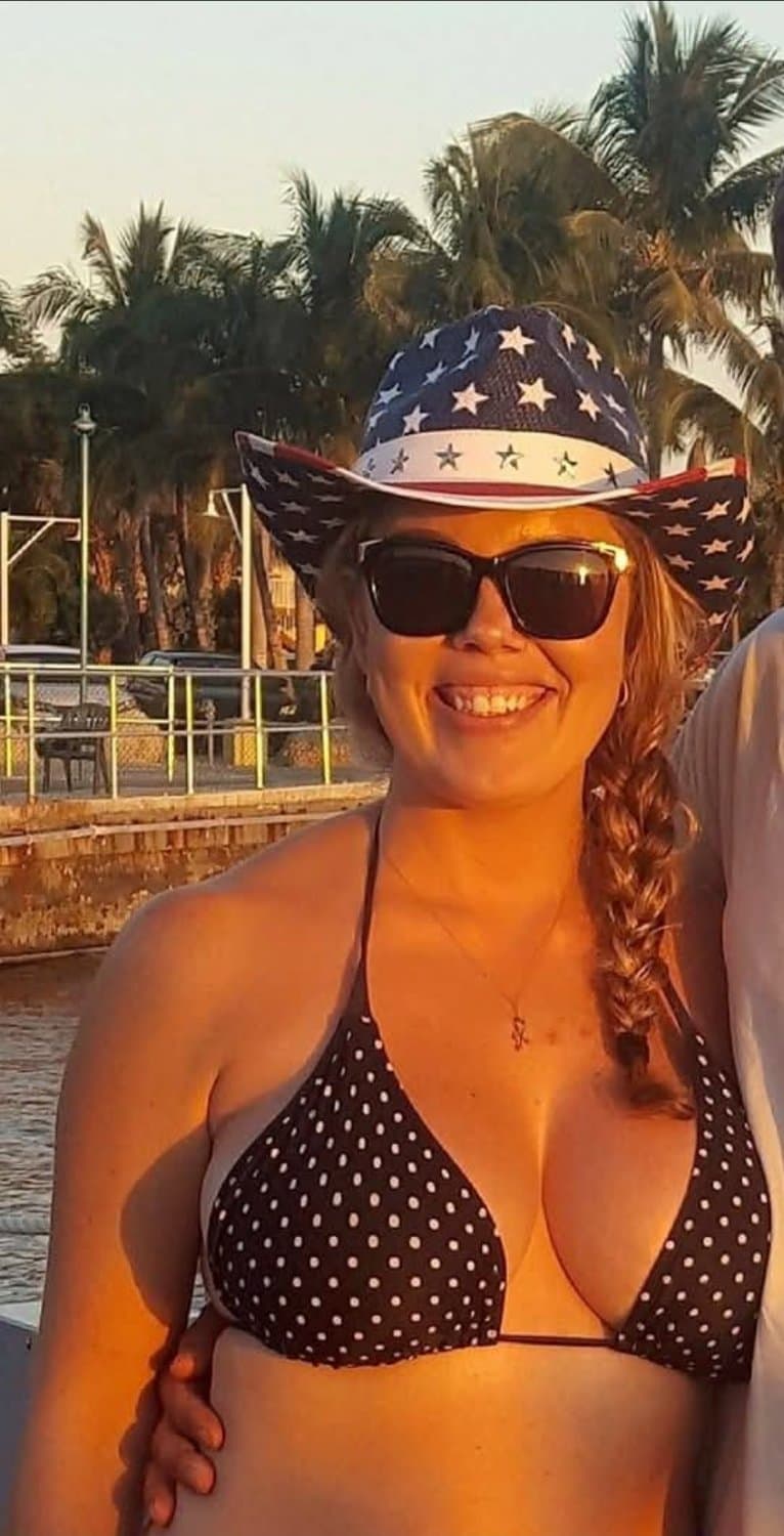 Former model with a Great body and perfect tits