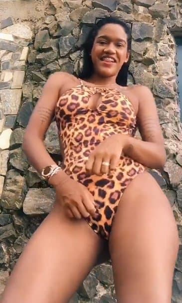 Laine Silva pretinha du bucetão