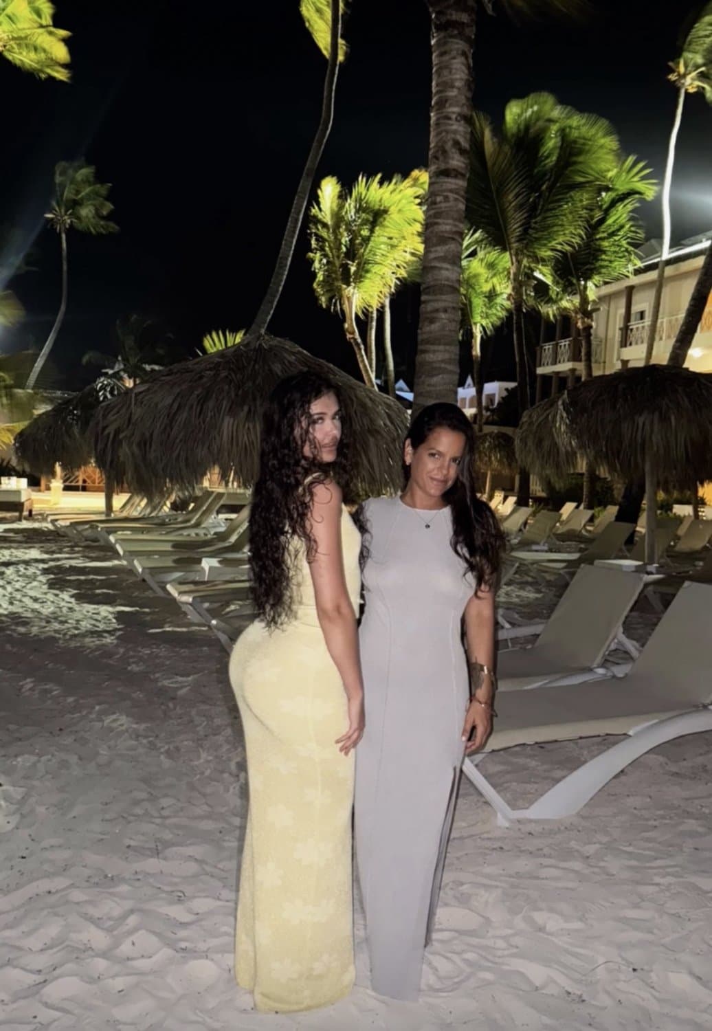 Ainara chinea, una puta ninfomana cuyo único talento es levantar pollas y ser una cerda