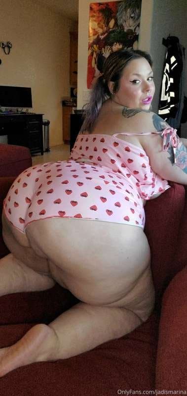 Th1ck BIG BOoty BBw P@Wg  ...M@RinA !!!