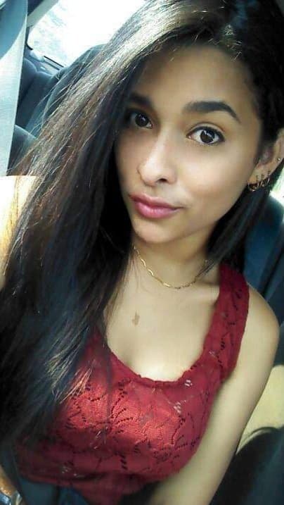 La perra de Marises merece una cogida de garganta hasta venirse dentro por puta???