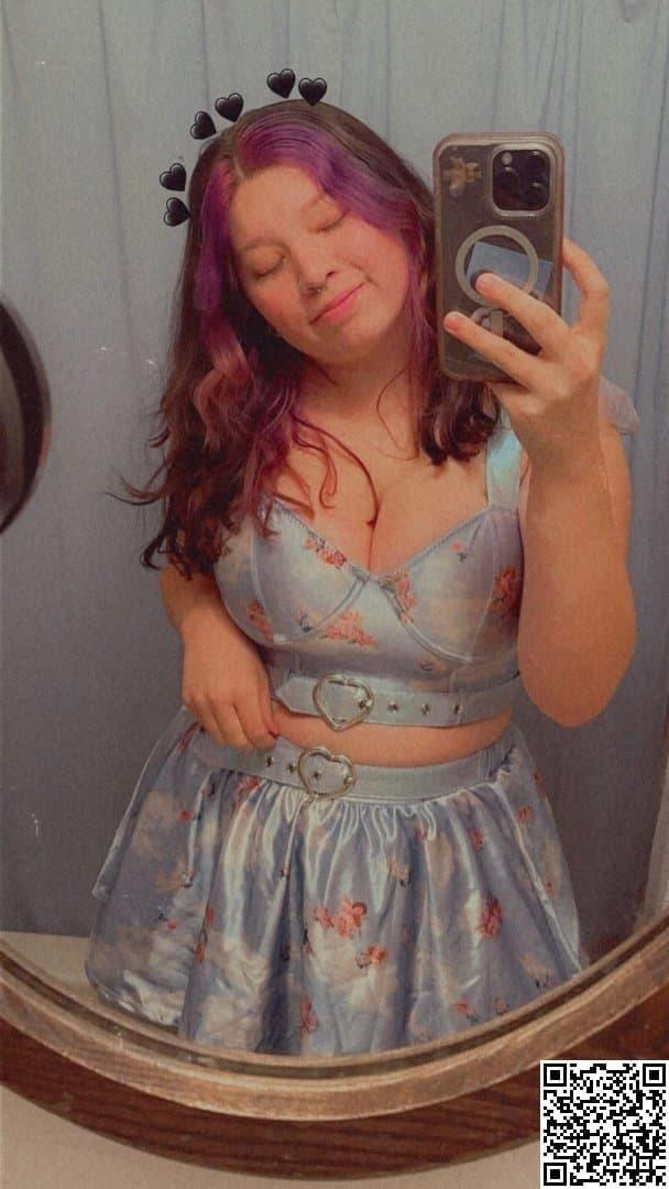 Kaylee - 23yo Big Tits (Non-nude)