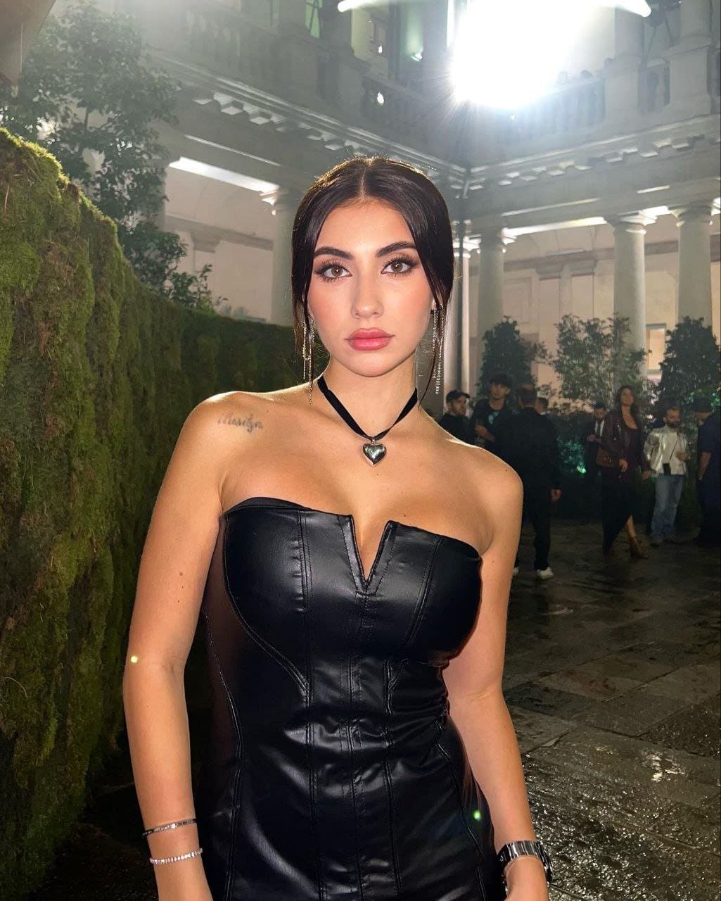 Click to view full size Andre Garte: Que pequeña zorra y con descuido al final