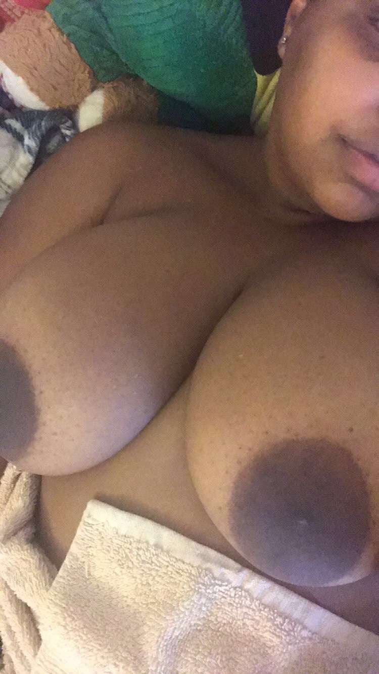 Titty show ????? TITTY ALERT ?