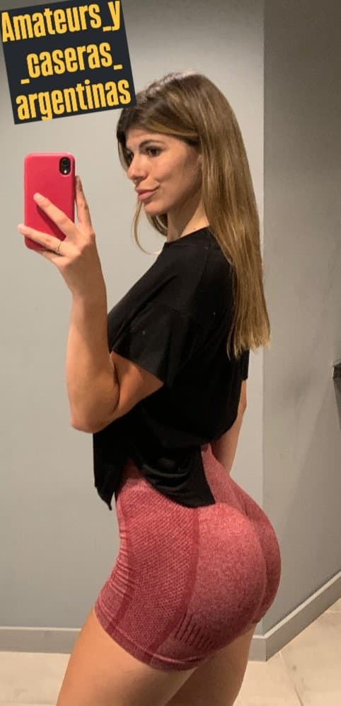 Bien, nada. Los dejo con la rosarina esta y tremendo ojete. S0f1 m4nin0. Esta herniada la hdp!!! 2 .