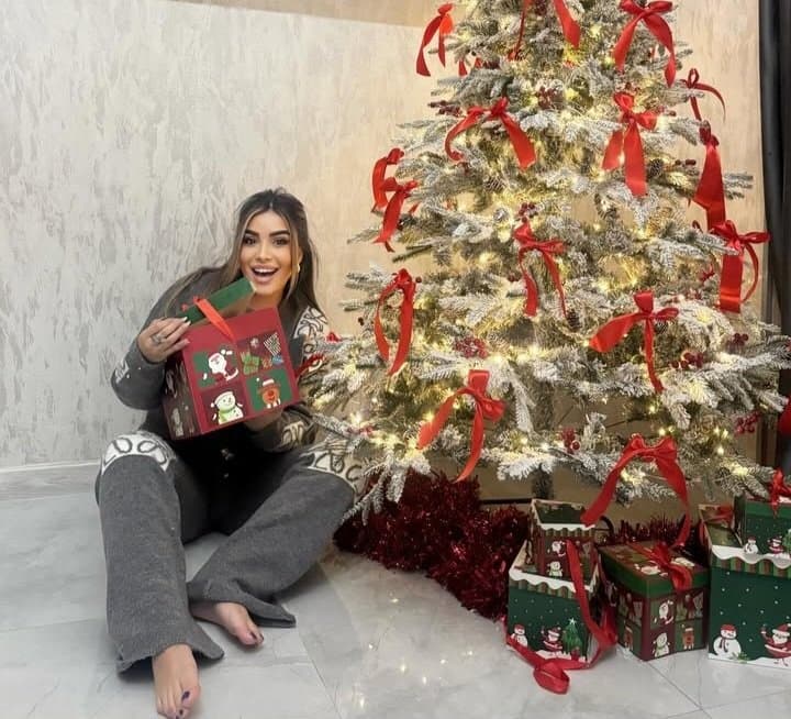 Sexy glamour feet pedicure woman